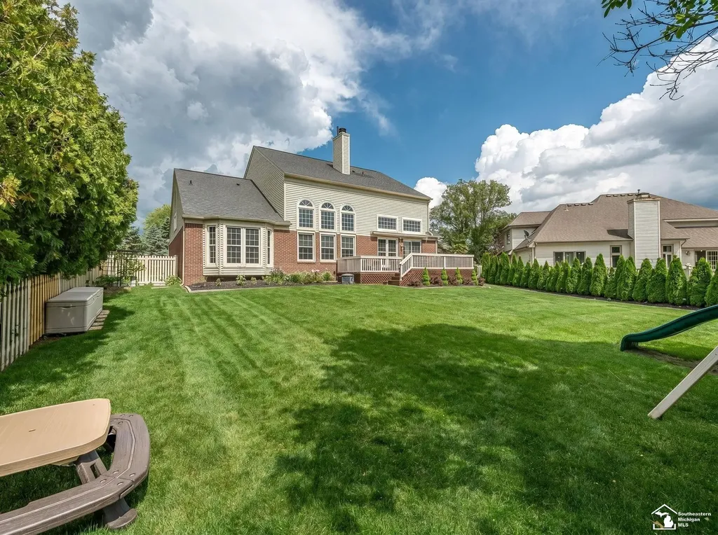 816 Regents Park Drive Monroe Charter Township MI 48161