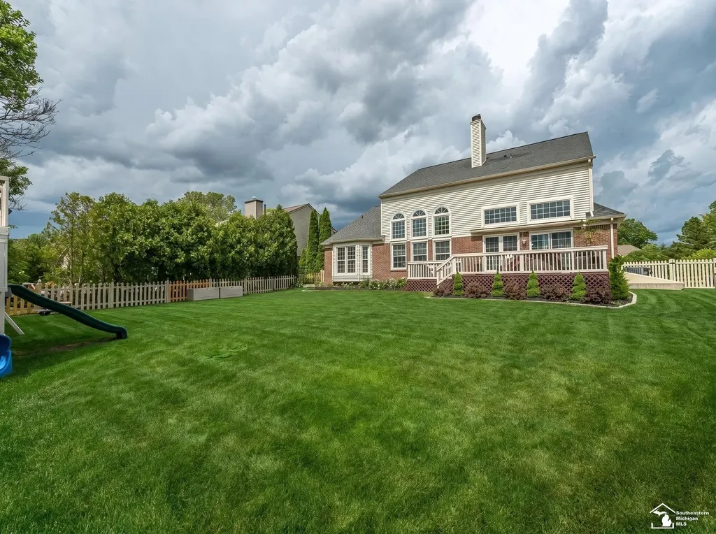 816 Regents Park Drive Monroe Charter Township MI 48161