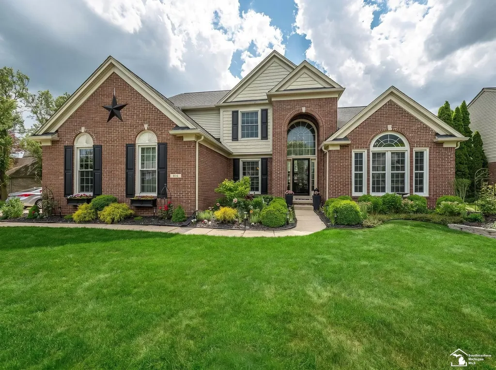 816 Regents Park Drive Monroe Charter Township MI 48161