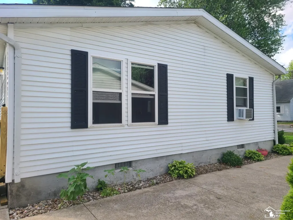 3202 Ferndale Street Frenchtown Township MI 48162