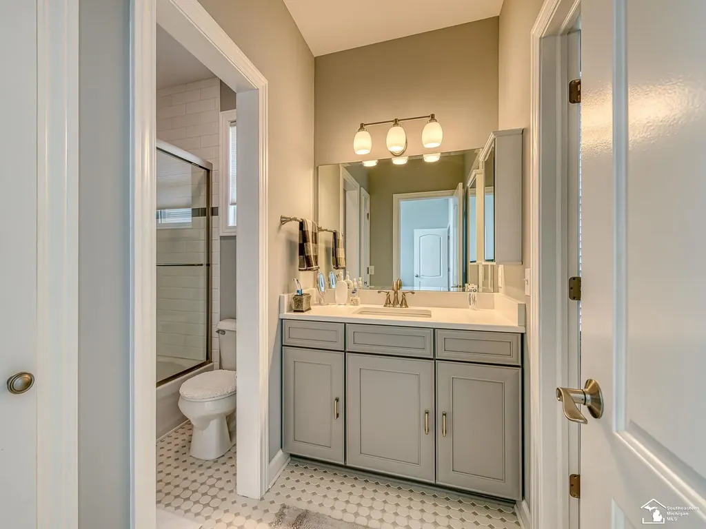 1035 Saint James Park Avenue Monroe City MI 48161