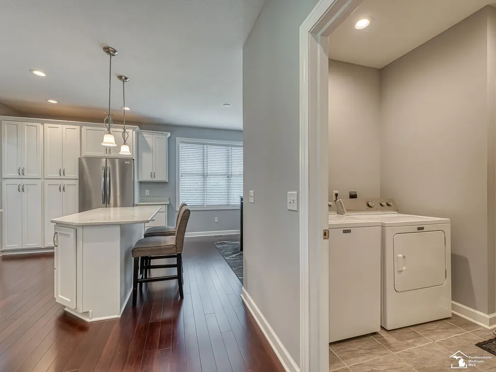 1035 Saint James Park Avenue Monroe City MI 48161