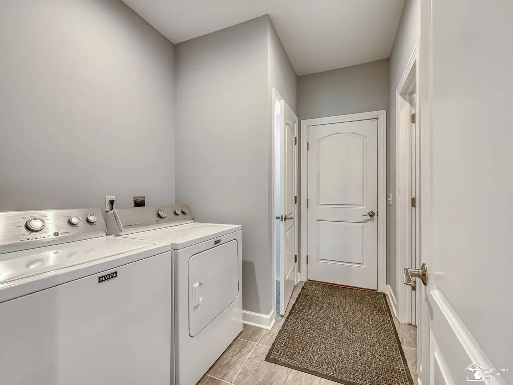 1035 Saint James Park Avenue Monroe City MI 48161