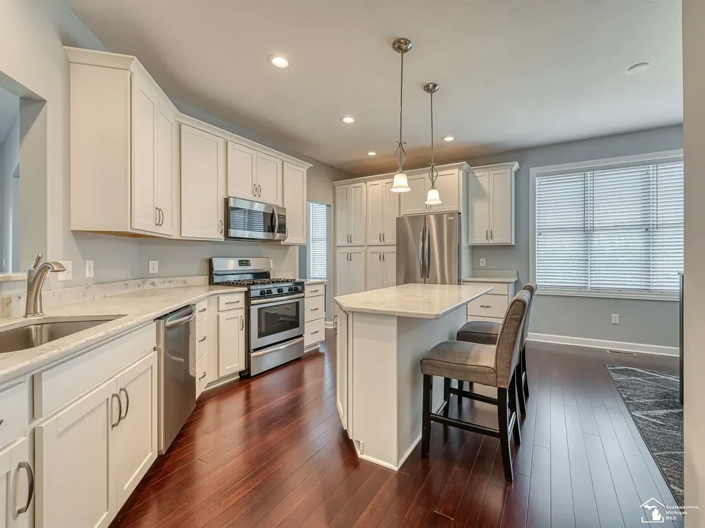 1035 Saint James Park Avenue Monroe City MI 48161