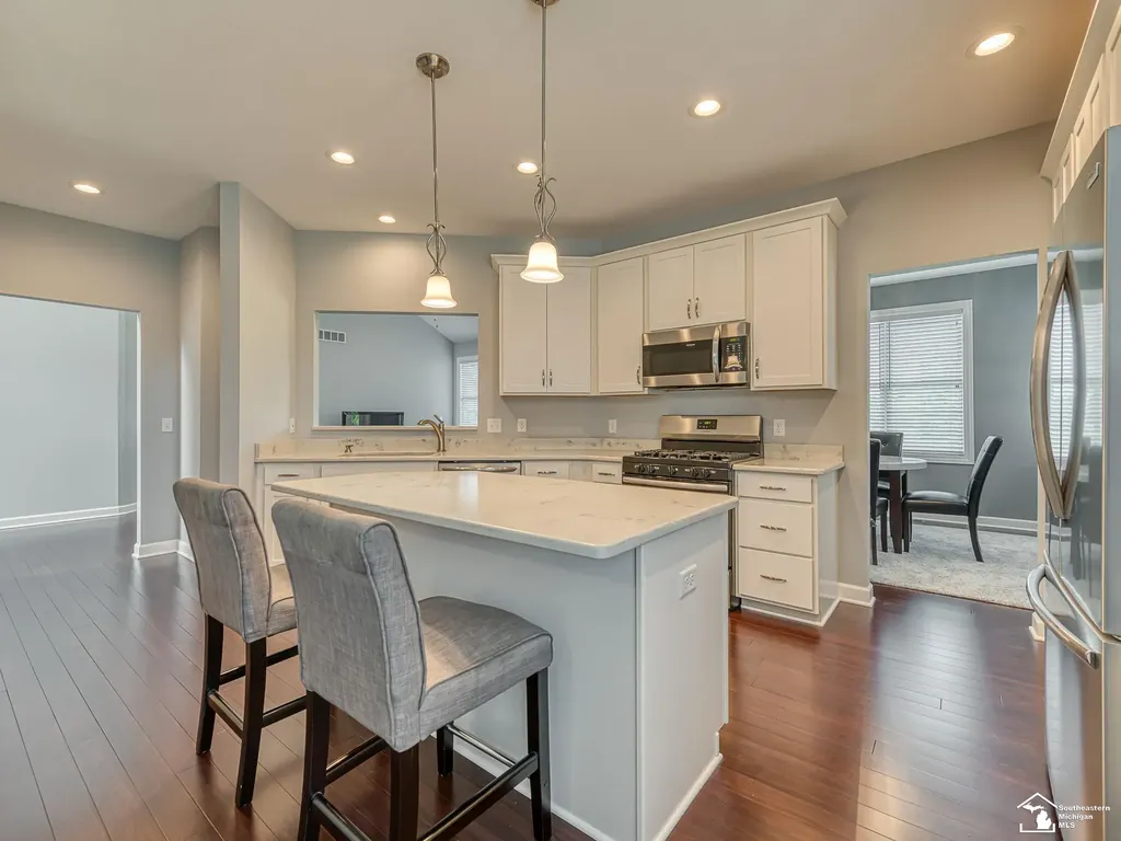1035 Saint James Park Avenue Monroe City MI 48161
