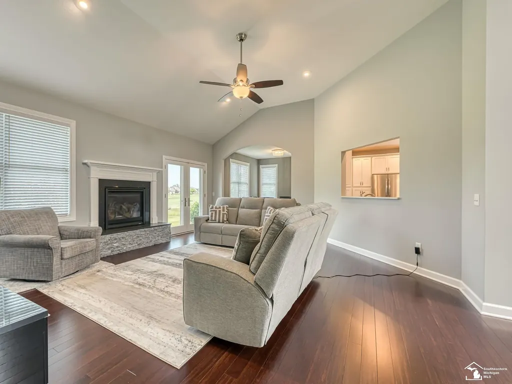 1035 Saint James Park Avenue Monroe City MI 48161