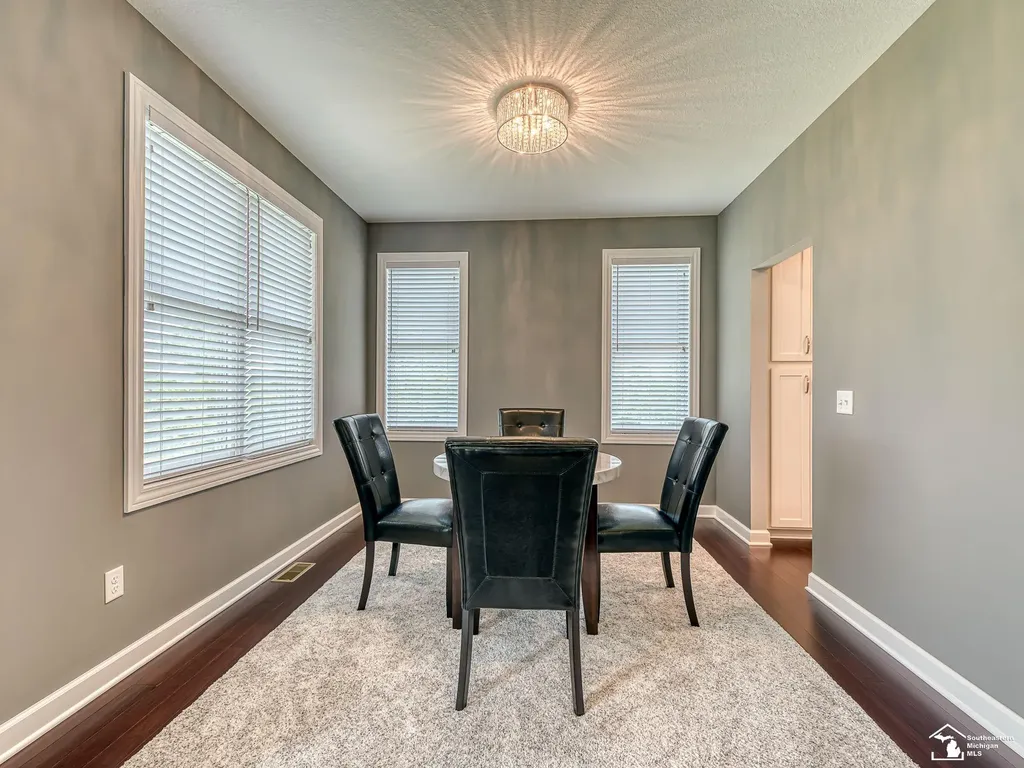 1035 Saint James Park Avenue Monroe City MI 48161