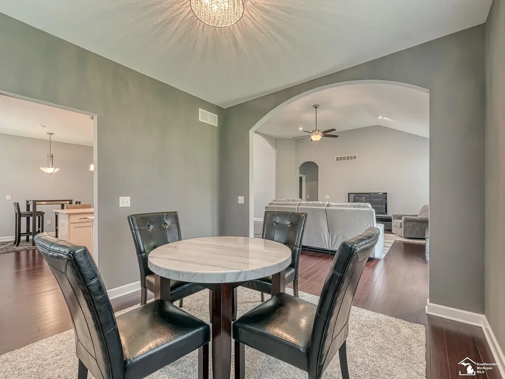 1035 Saint James Park Avenue Monroe City MI 48161