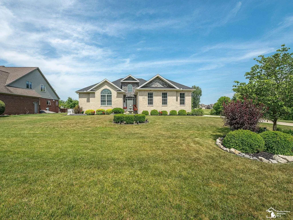 1035 Saint James Park Avenue Monroe City MI 48161