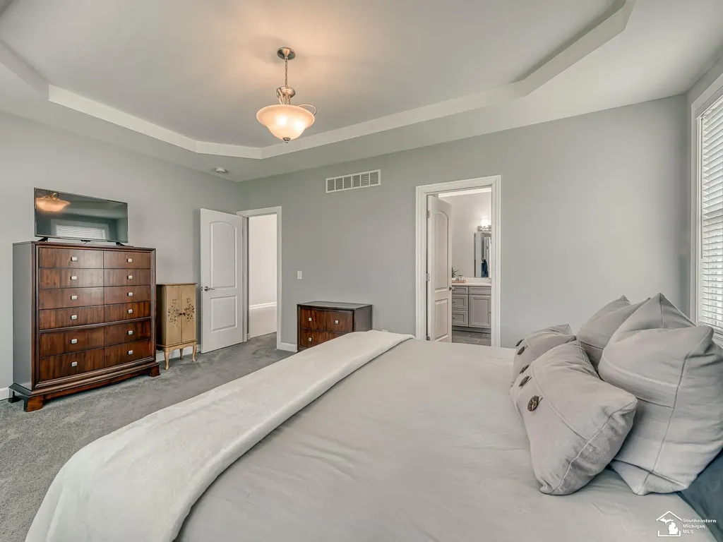 1035 Saint James Park Avenue Monroe City MI 48161