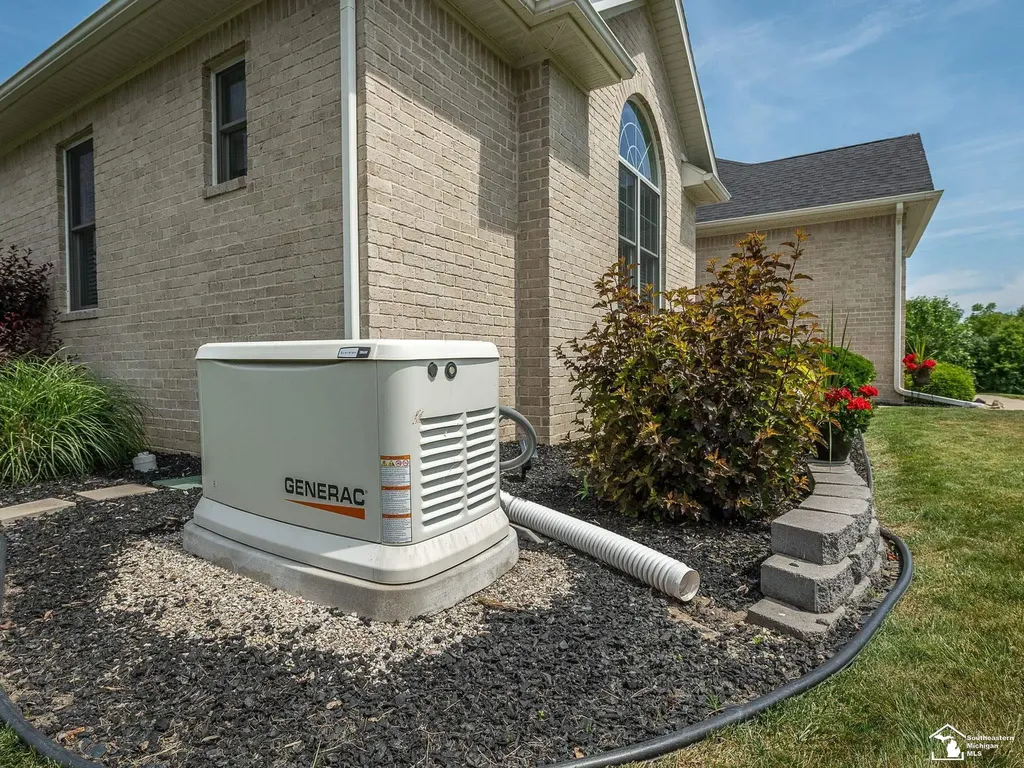 1035 Saint James Park Avenue Monroe City MI 48161