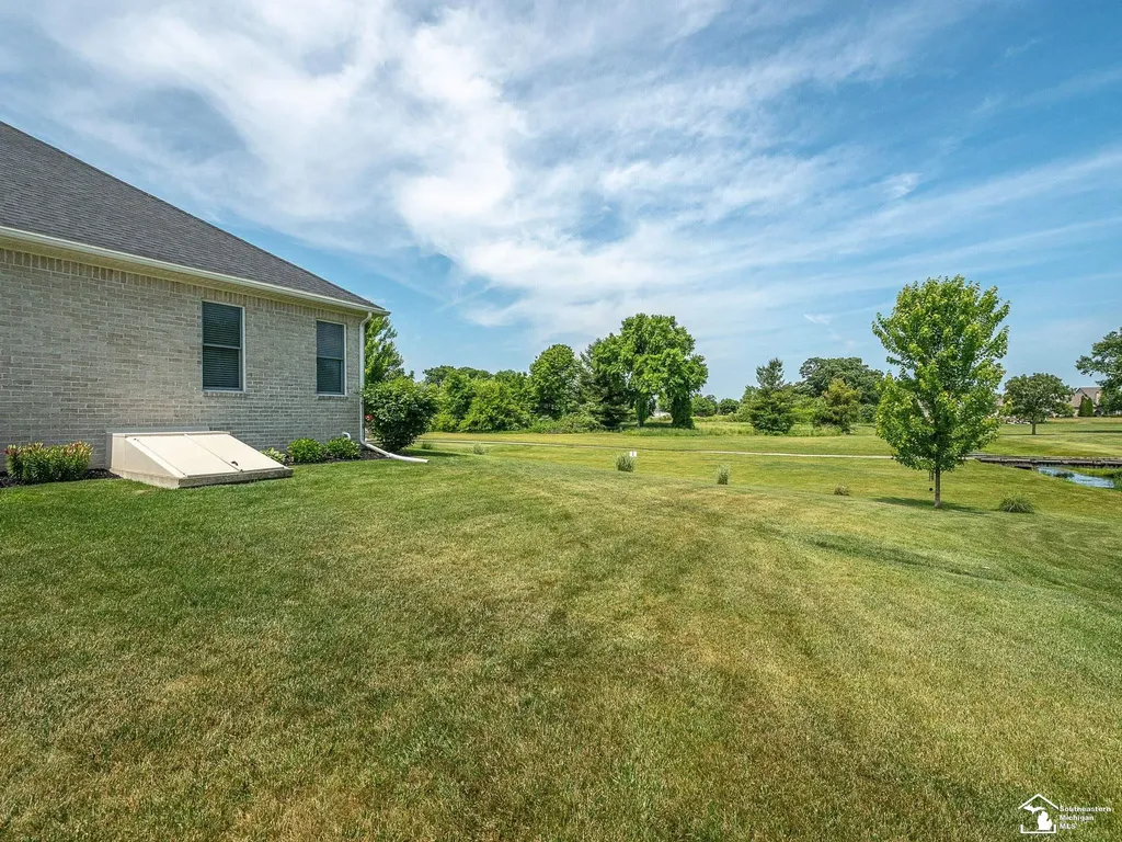 1035 Saint James Park Avenue Monroe City MI 48161