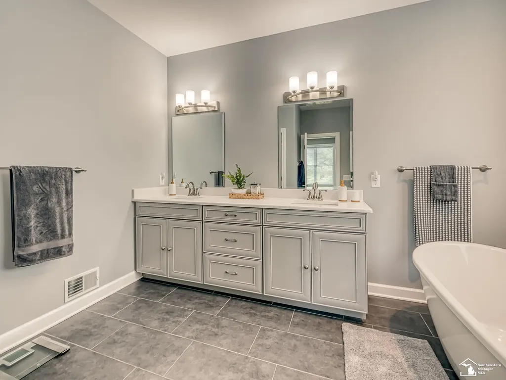 1035 Saint James Park Avenue Monroe City MI 48161