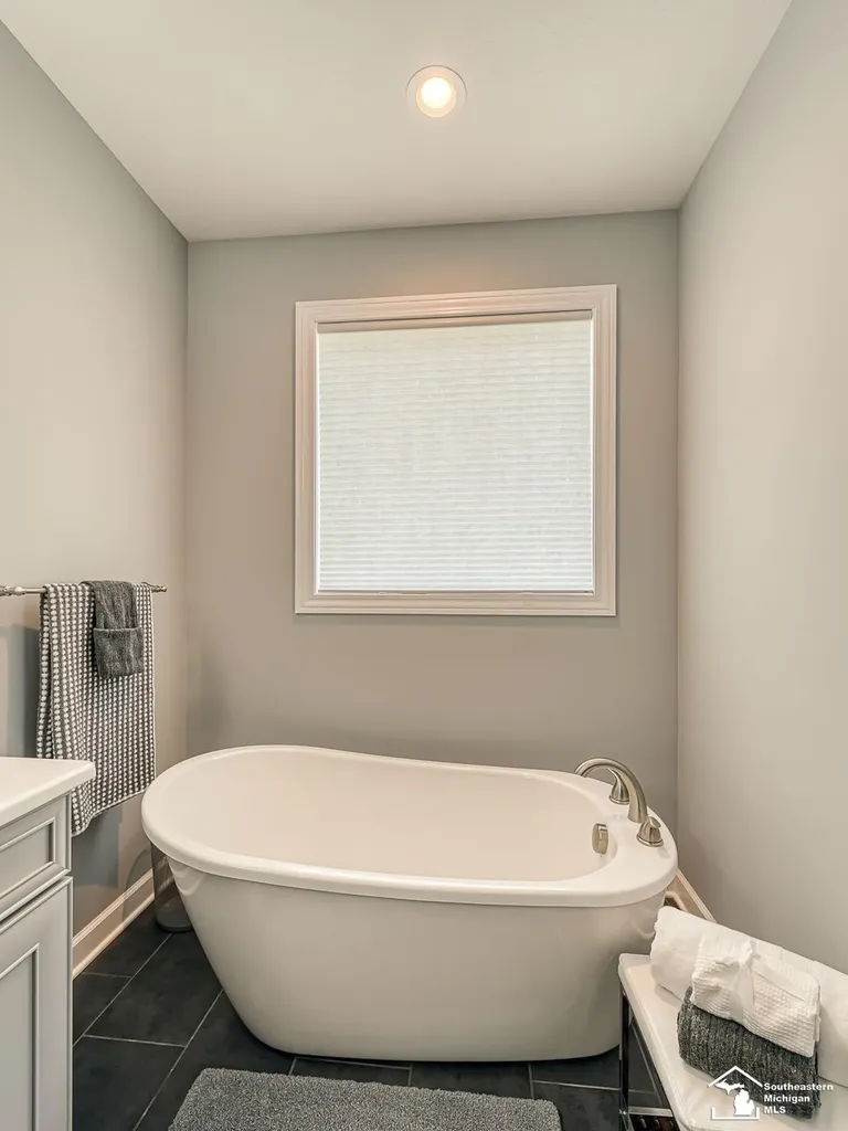 1035 Saint James Park Avenue Monroe City MI 48161