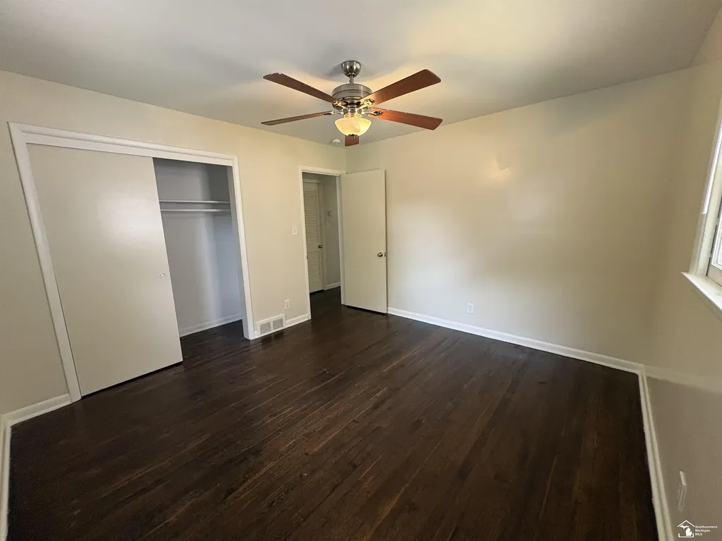 25 W Auburn Street Ecorse City MI 48229