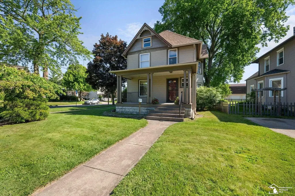 303 E 6th Street Monroe City MI 48161