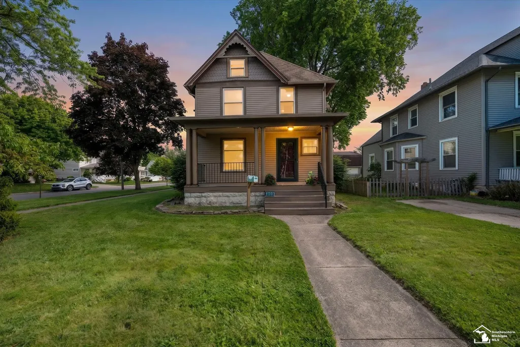 303 E 6th Street Monroe City MI 48161
