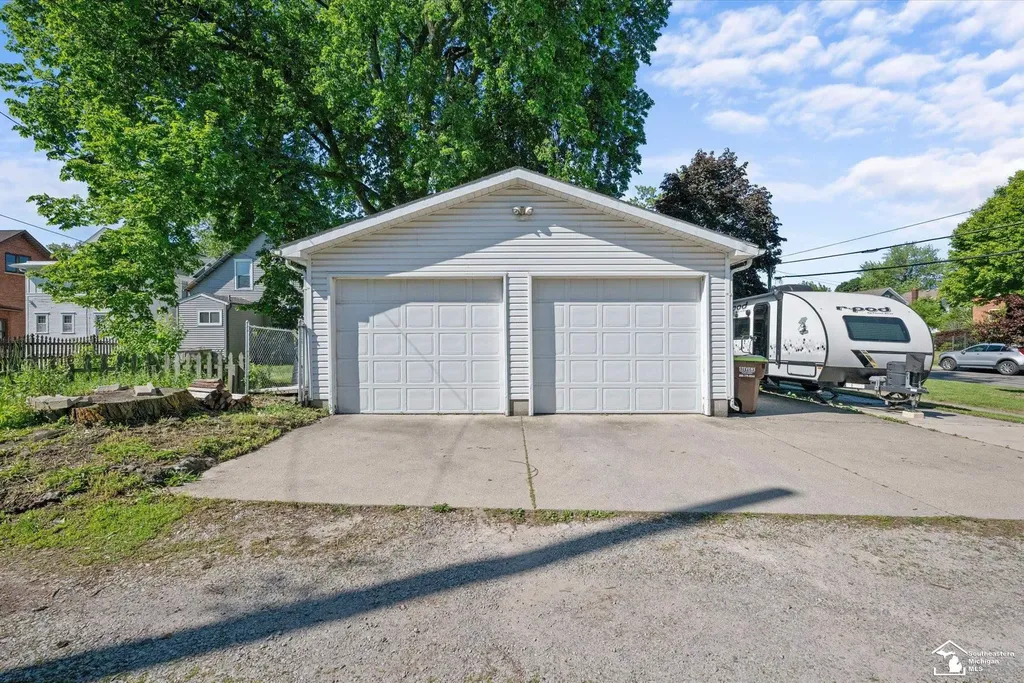 303 E 6th Street Monroe City MI 48161