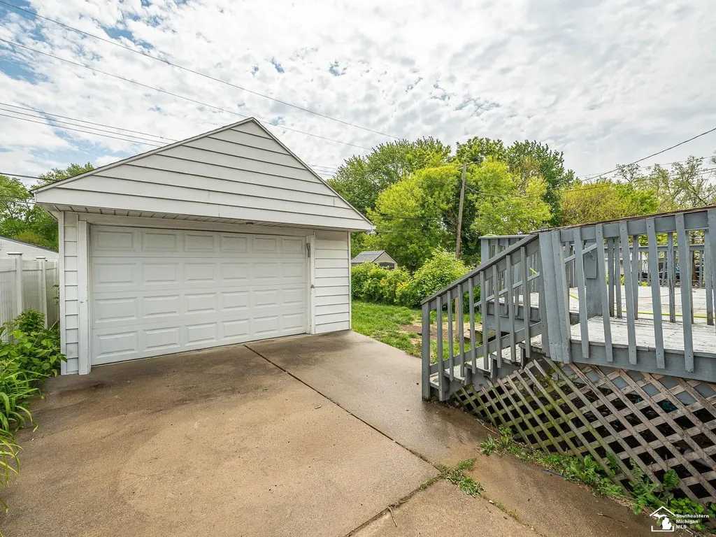 6657 Westpoint Street Taylor City MI 48180