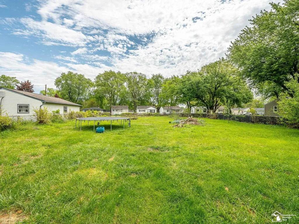 6657 Westpoint Street Taylor City MI 48180