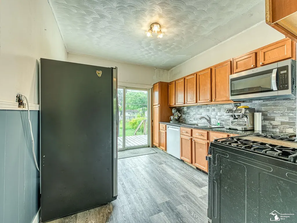 6657 Westpoint Street Taylor City MI 48180