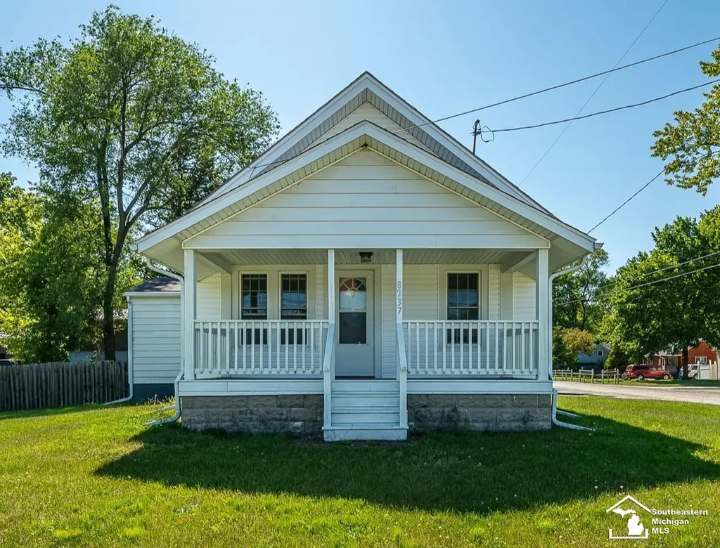 8237 Lewis Avenue Bedford Township MI 48182