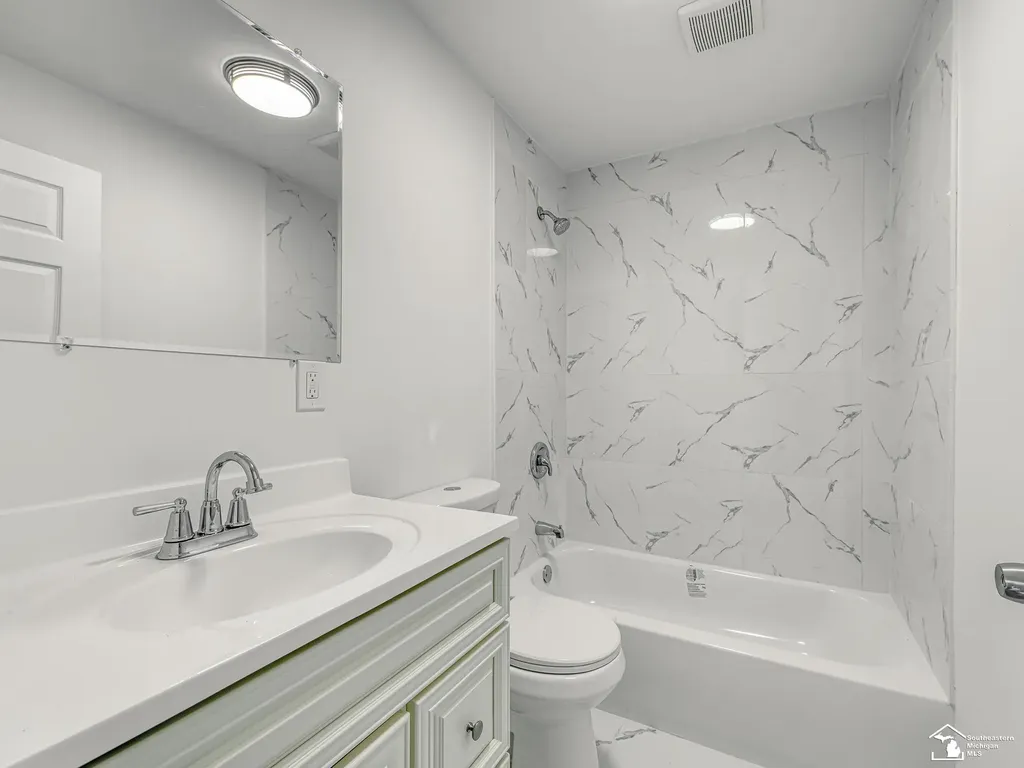 8237 Lewis Avenue Bedford Township MI 48182