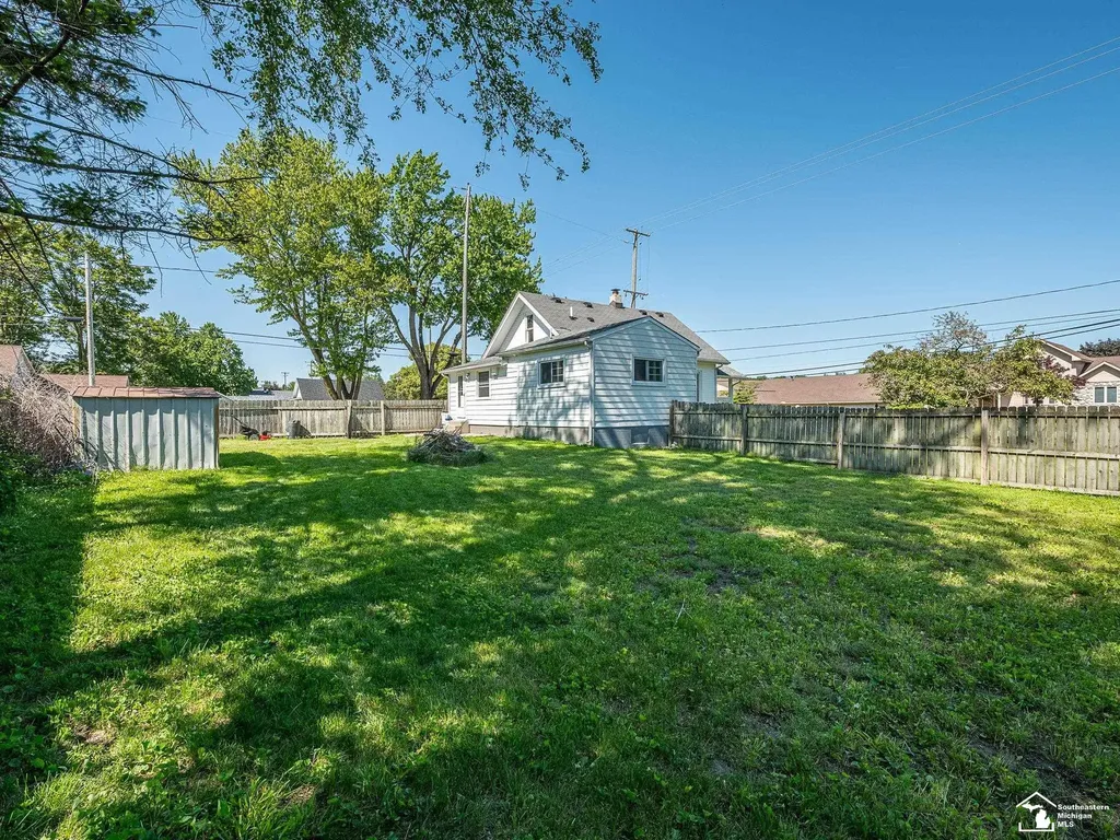8237 Lewis Avenue Bedford Township MI 48182