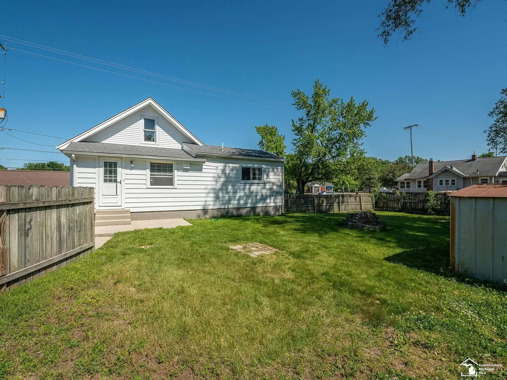 8237 Lewis Avenue Bedford Township MI 48182