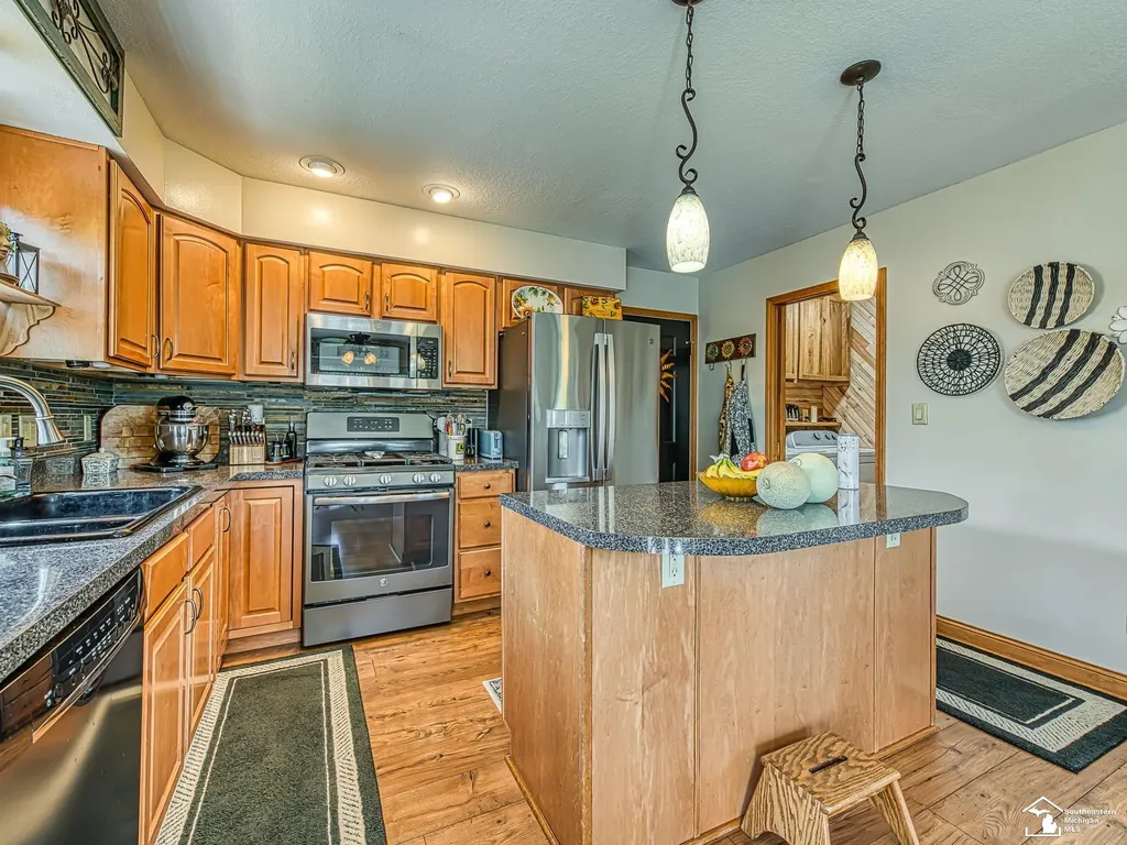 8910 Baldwin Road Maybee Village MI 48162