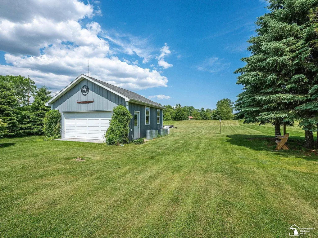 8910 Baldwin Road Maybee Village MI 48162