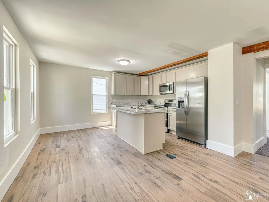 511 Wadsworth Street Monroe City MI 48161
