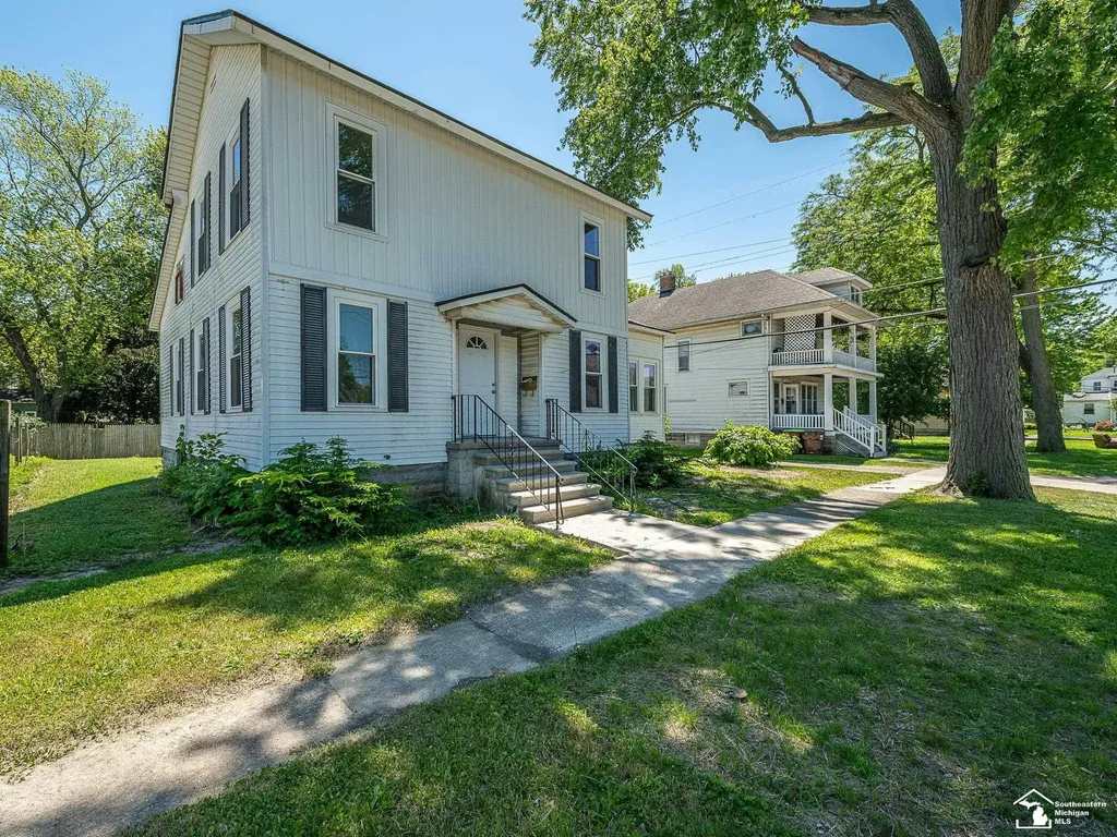 511 Wadsworth Street Monroe City MI 48161