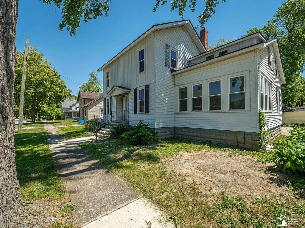 511 Wadsworth Street Monroe City MI 48161