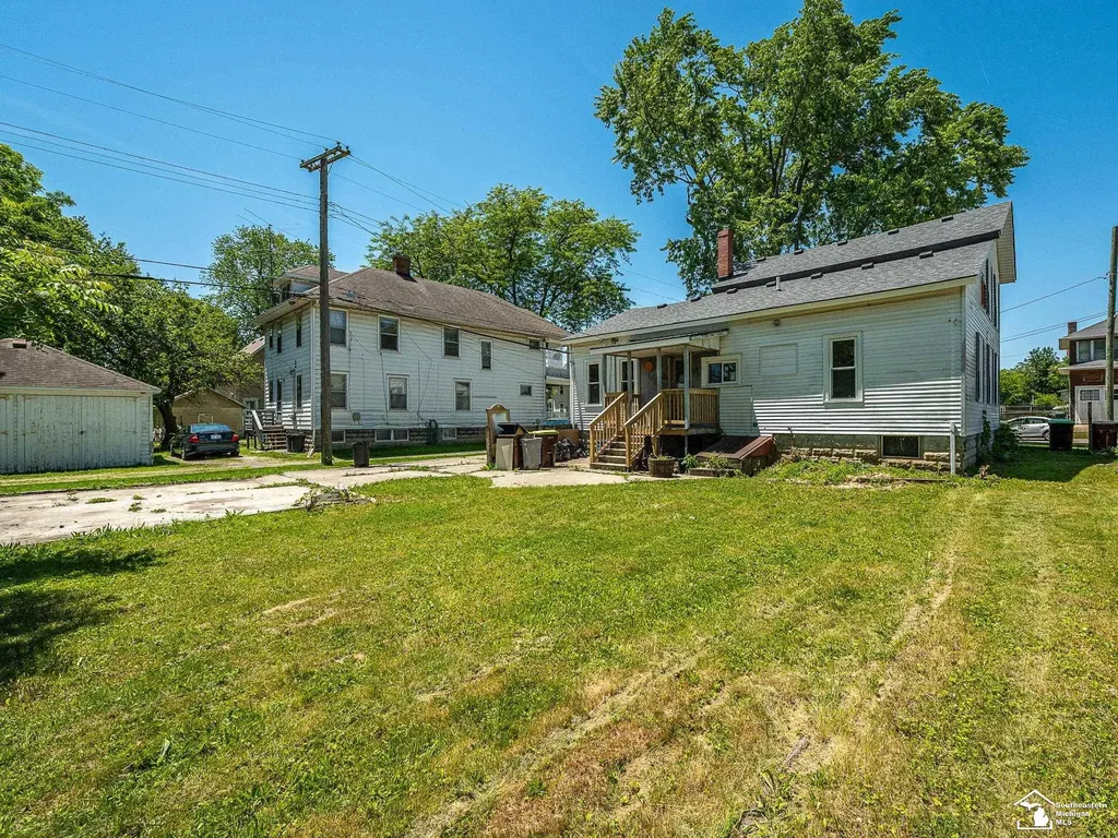 511 Wadsworth Street Monroe City MI 48161
