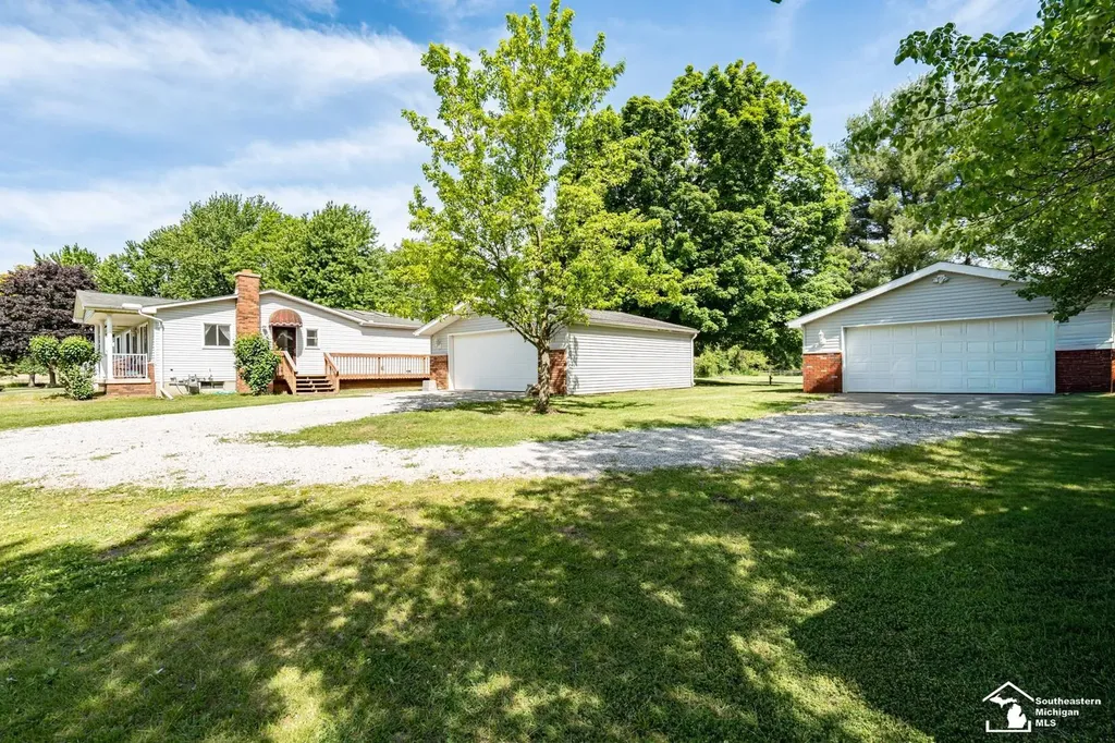 7767 Milan Oakville Road Augusta Charter Township MI 48160