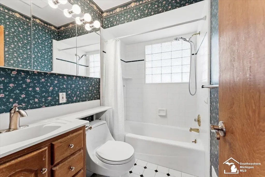 15136 Poplar Street Southgate City MI 48195