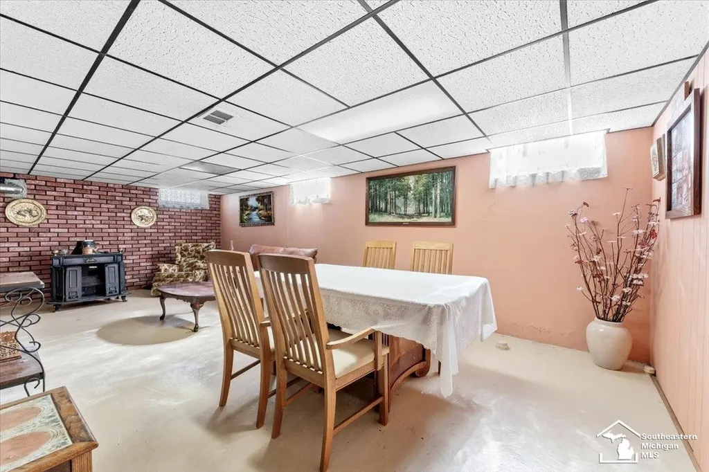 15136 Poplar Street Southgate City MI 48195