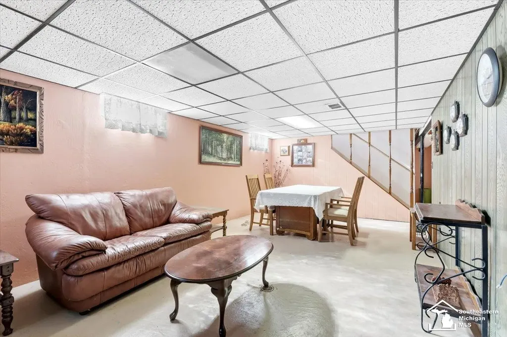 15136 Poplar Street Southgate City MI 48195