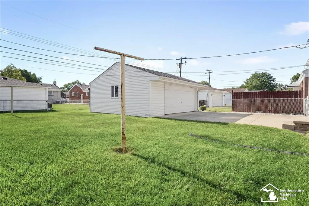 15136 Poplar Street Southgate City MI 48195