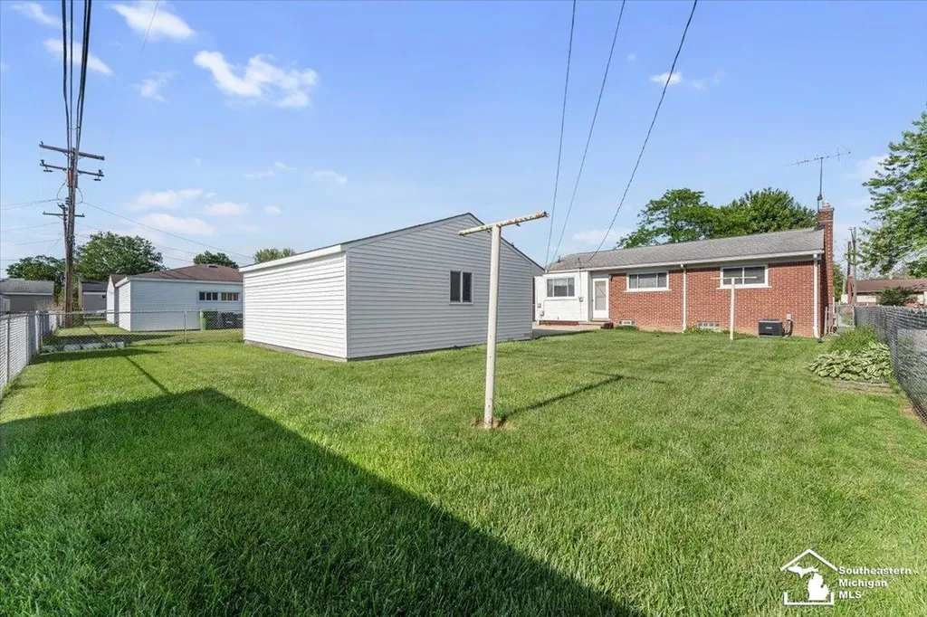 15136 Poplar Street Southgate City MI 48195
