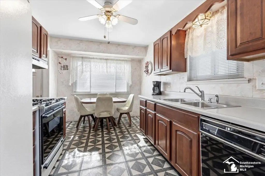 15136 Poplar Street Southgate City MI 48195