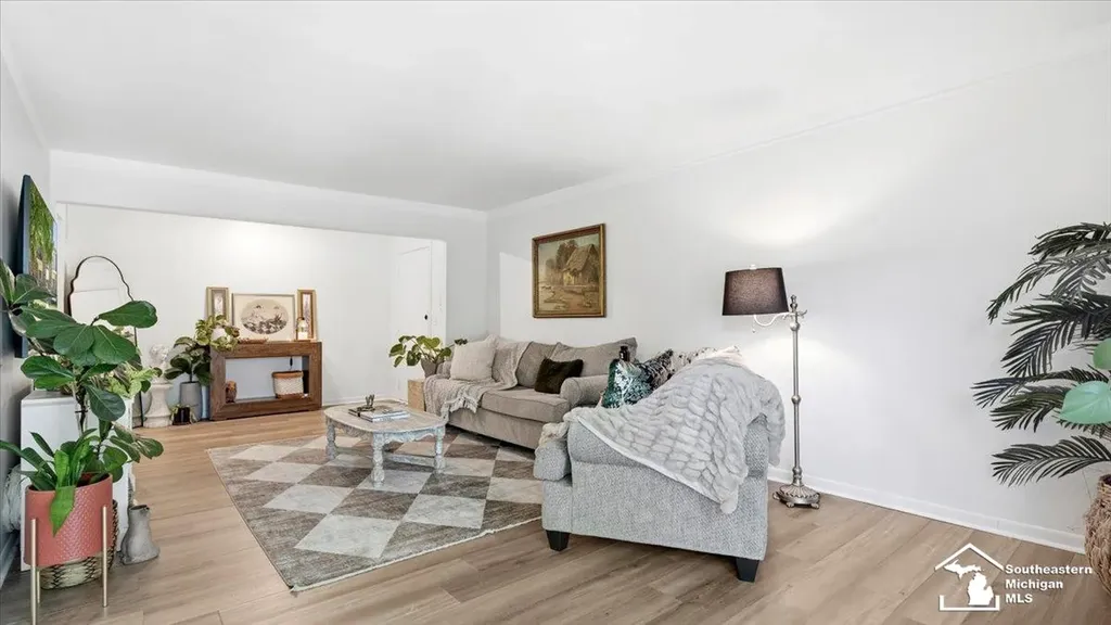 490 Fox Hills Drive Bloomfield Charter Township MI 48304