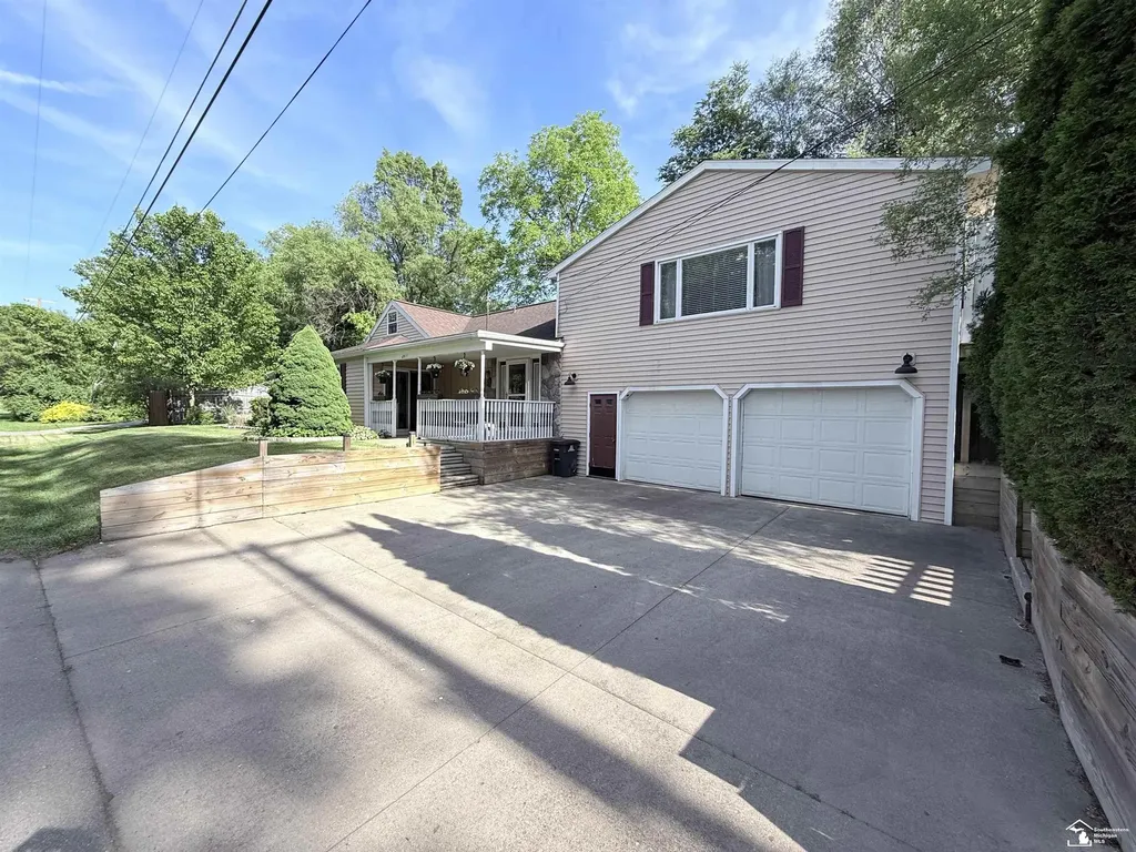 2911 Whitlock Road Blackman Charter Township MI 49202