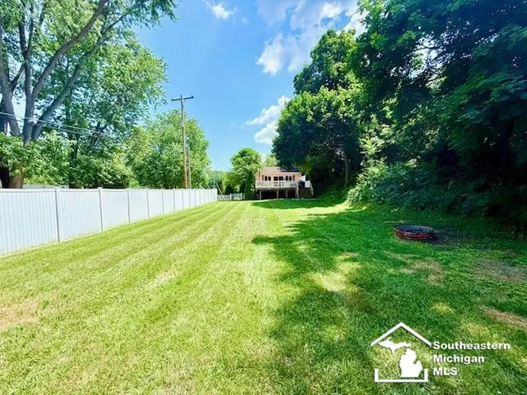 2911 Whitlock Road Blackman Charter Township MI 49202