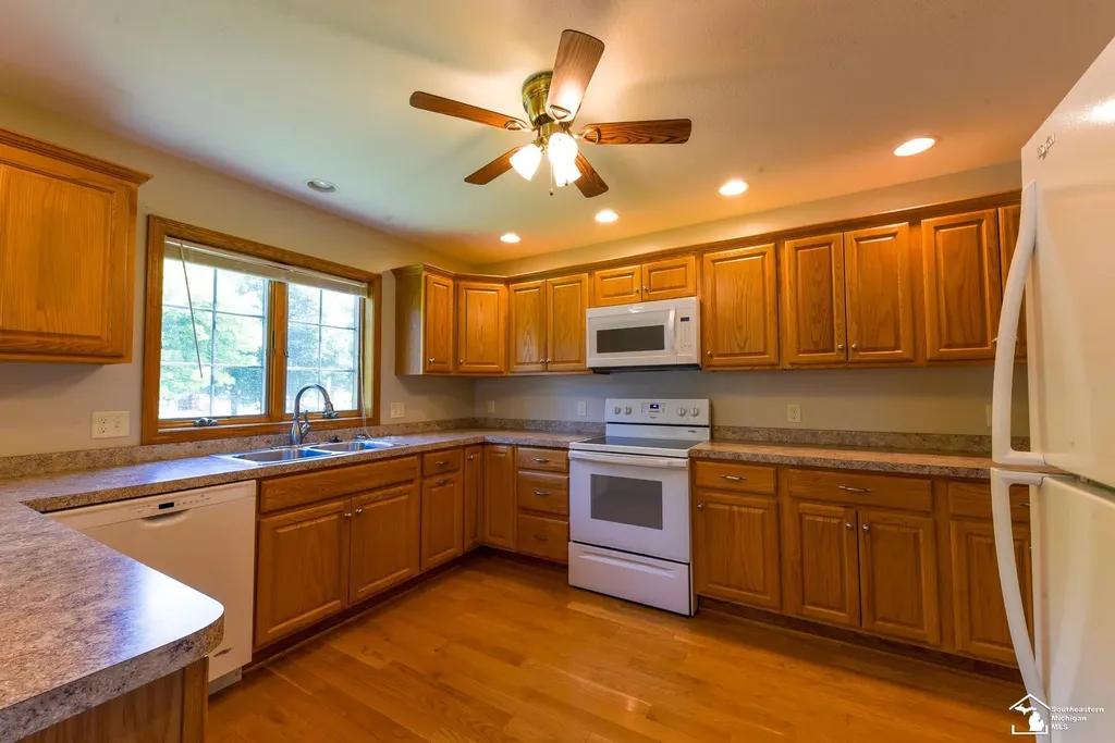 860 Plank Street Dundee Village MI 48131