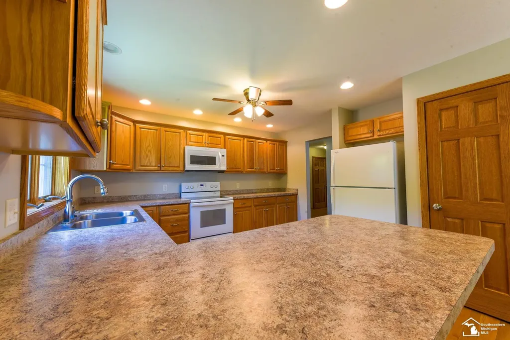 860 Plank Street Dundee Village MI 48131
