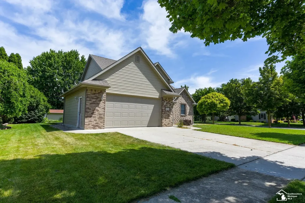 860 Plank Street Dundee Village MI 48131