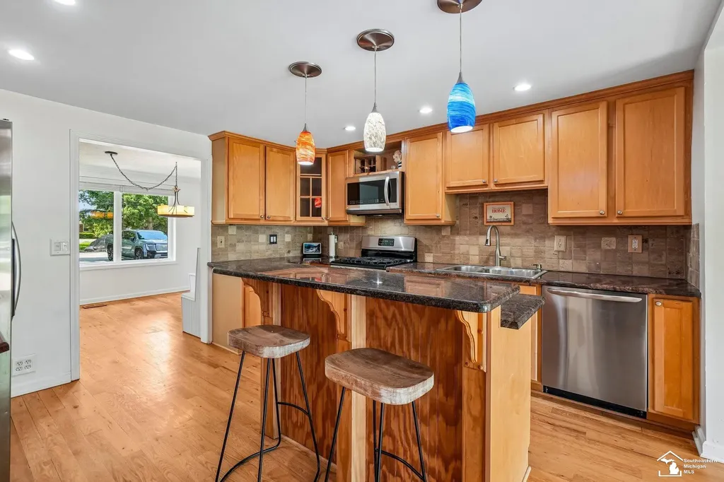 28395 Swan Island Drive Grosse Ile Township MI 48138