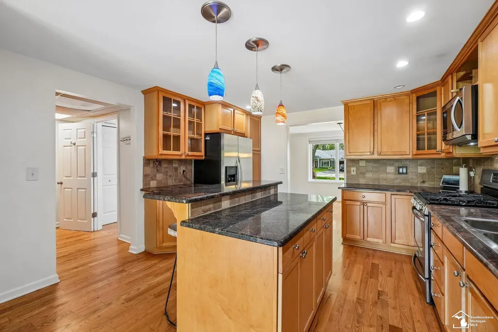 28395 Swan Island Drive Grosse Ile Township MI 48138